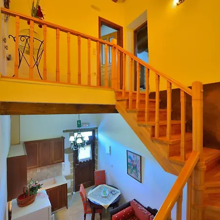 Maria 4* Kíssamos
